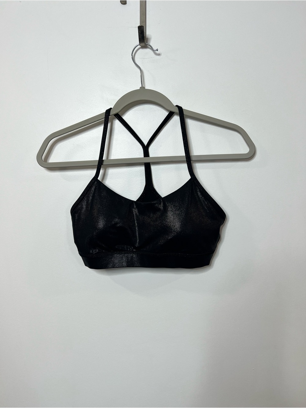 lululemon Size 6 Sport Bra Women’s Flow Y Nulu Shine Radiate Foil Print Black